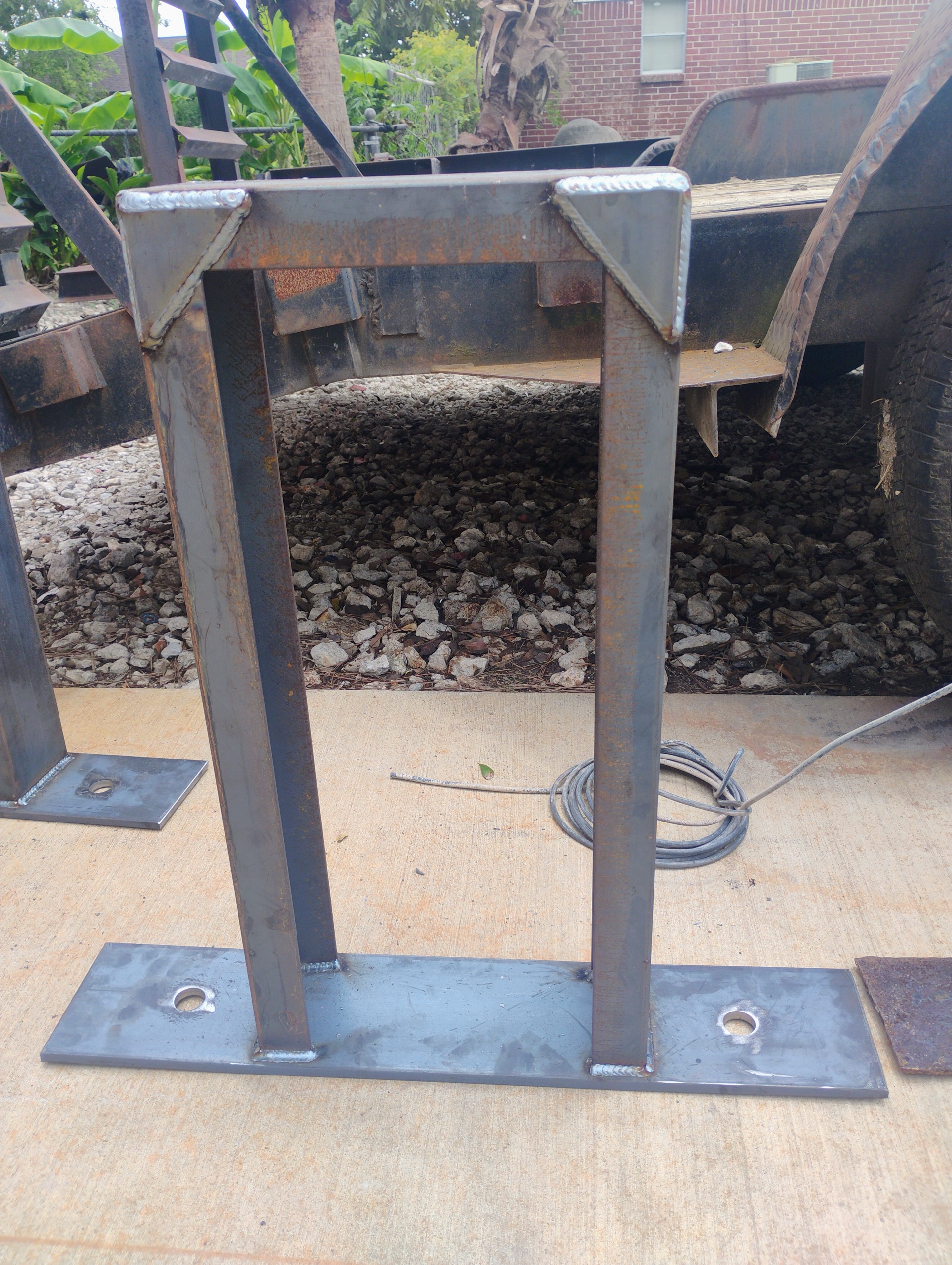 Post base support bracket