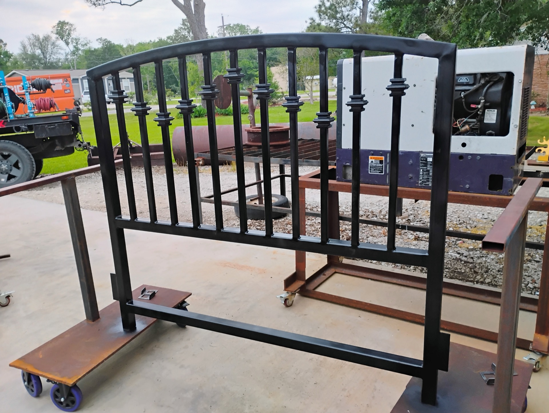 Fence panel baluster detail