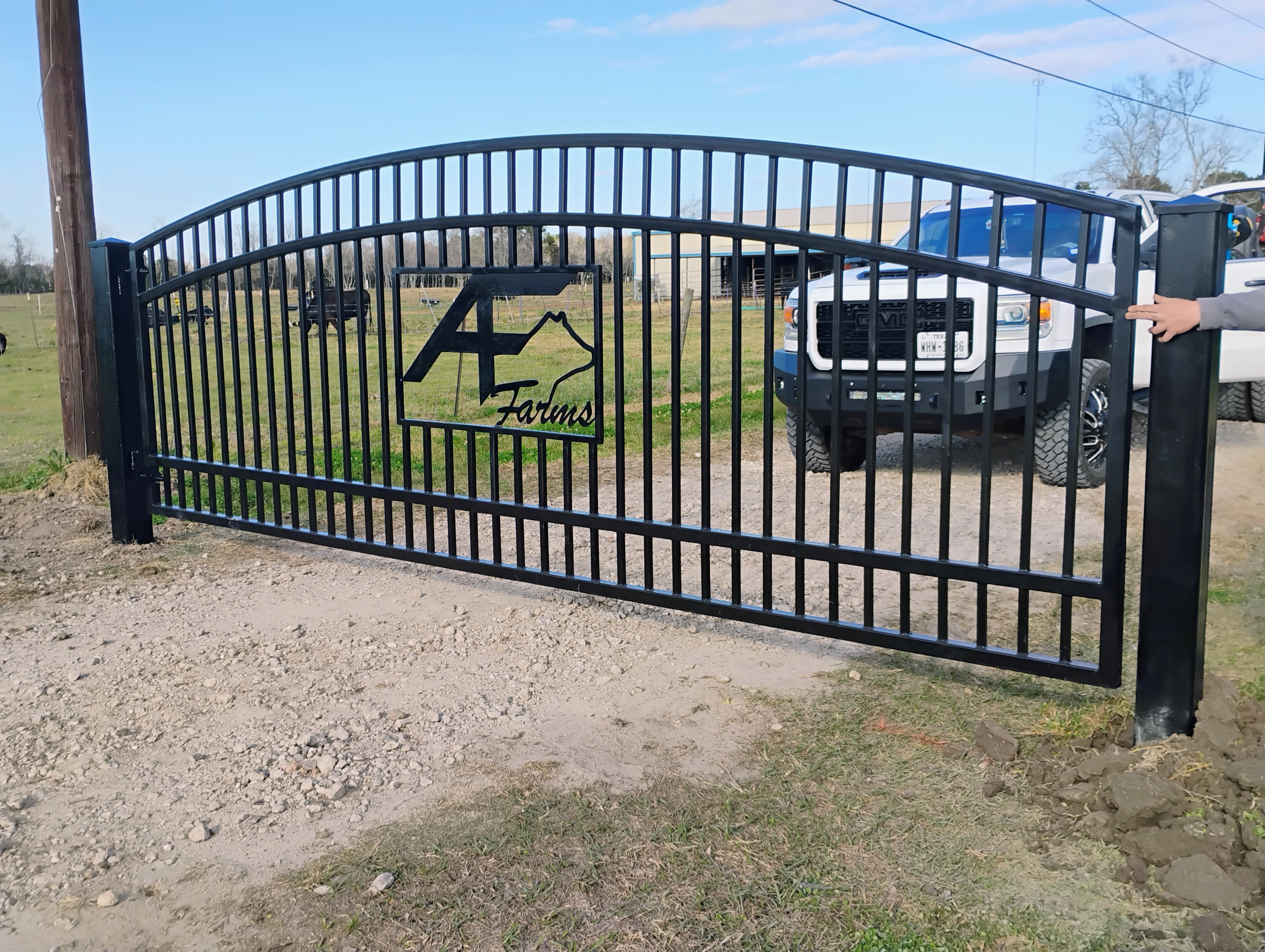 Installed AF Farms driveway gate front view